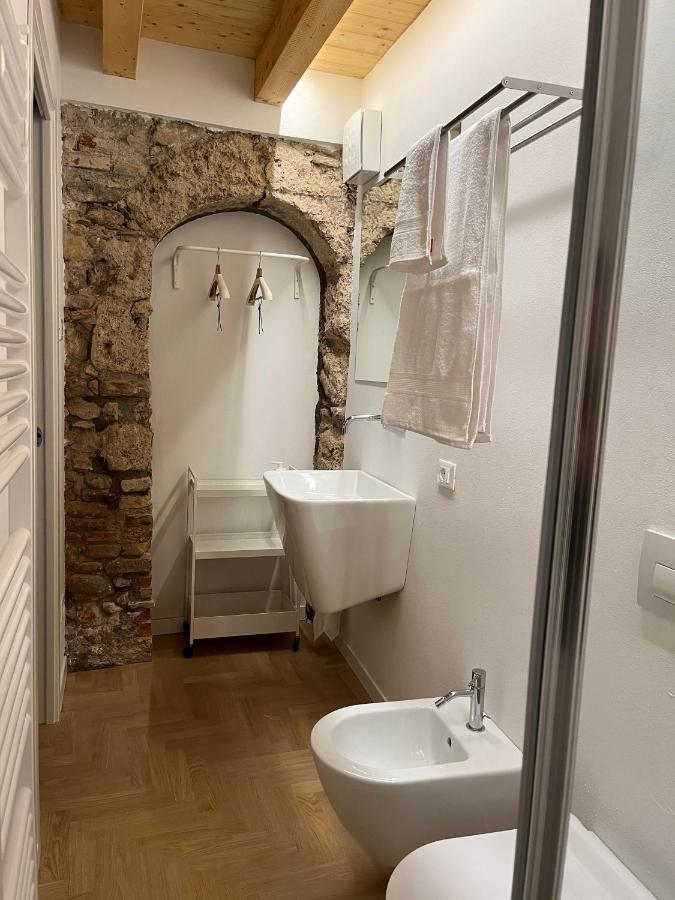 La Piccola Casa Al Lago - Intera Casa Con 3 Camere E 2 Box Saló Exterior foto